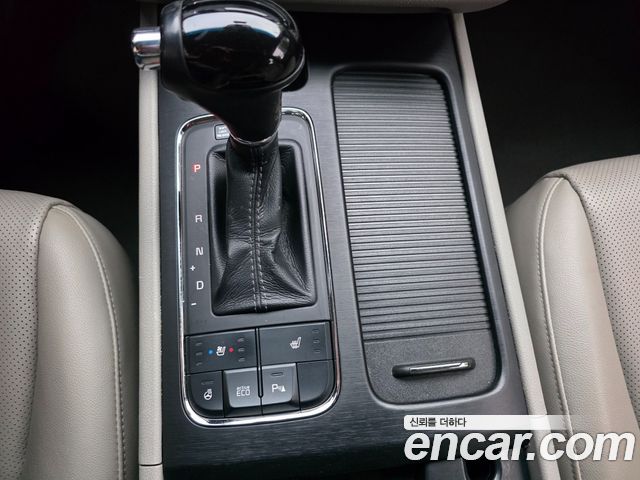 Kia Canival 2016 — photo 7