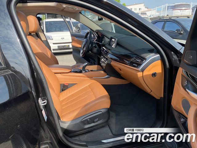 BMW X6 2018 — photo 17