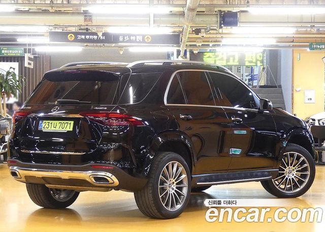 Mercedes-Benz GLE-Class 2025 — photo 2