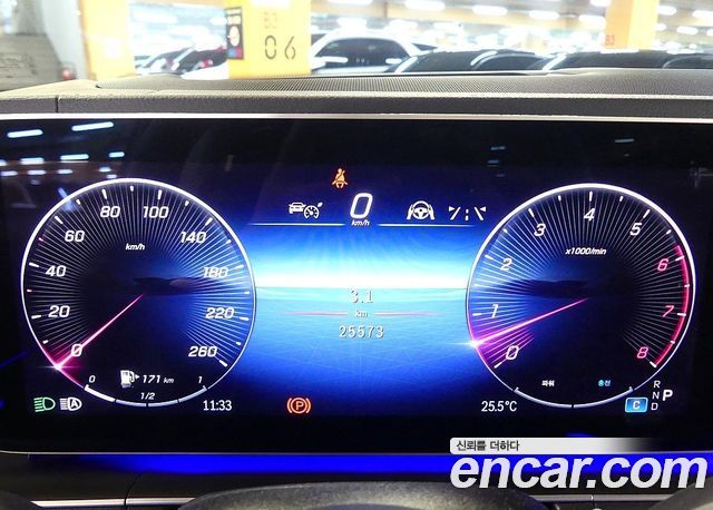 Mercedes-Benz GLE-Class 2025 — photo 8