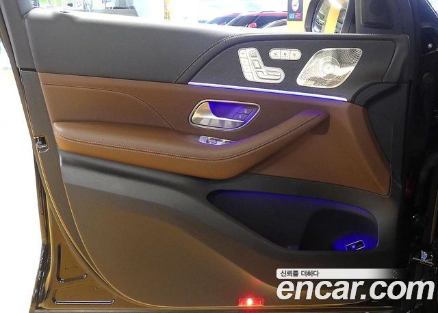 Mercedes-Benz GLE-Class 2025 — photo 11