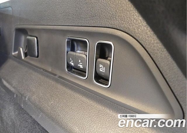Mercedes-Benz GLE-Class 2025 — photo 18