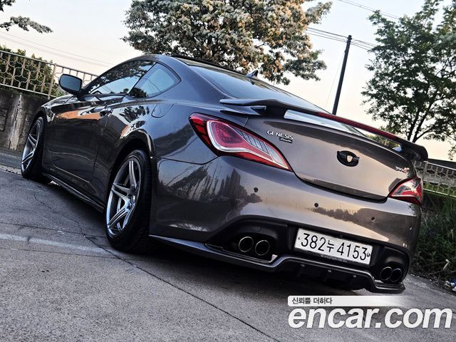 Hyundai Genesis 2012 — photo 13