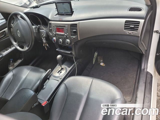 Kia LOTZE 2010 — photo 11