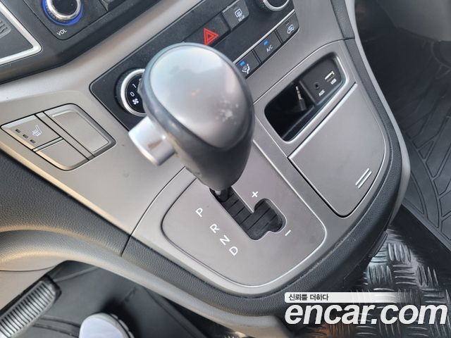 Hyundai Starex 2019 — photo 9