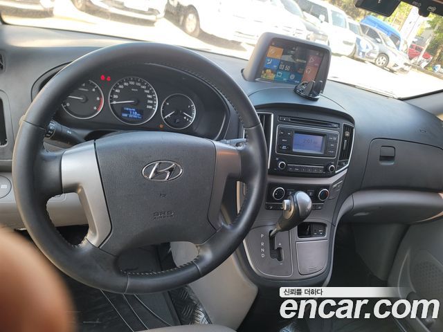 Hyundai Starex 2019 — photo 15