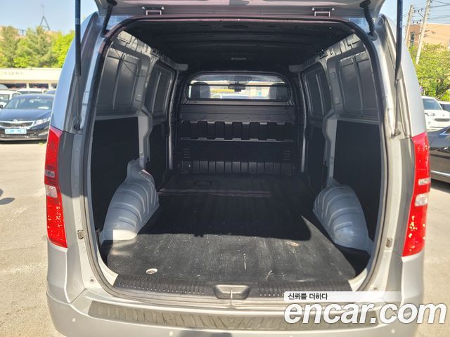 Hyundai Starex 2019 — photo 18