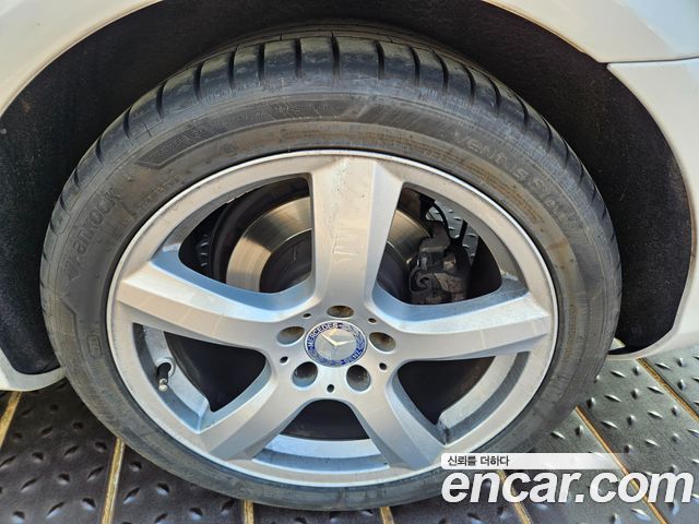 Mercedes-Benz CLS-Class 2012 — photo 9