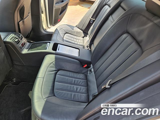 Mercedes-Benz CLS-Class 2012 — photo 13