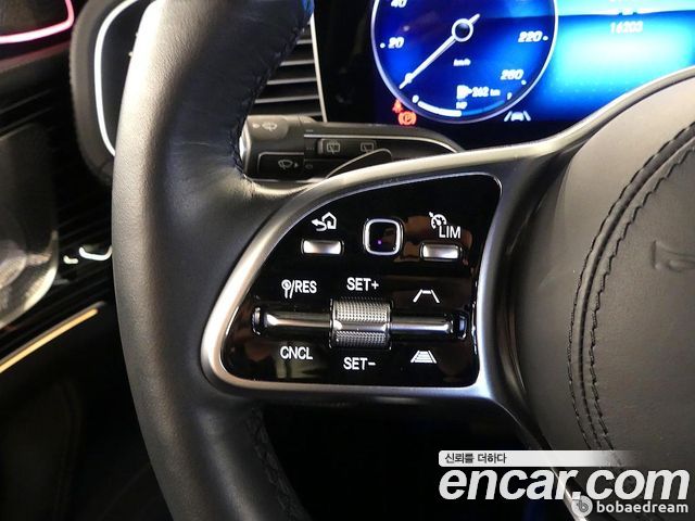 Mercedes-Benz GLS-Class 2022 — photo 12