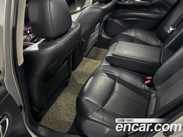 Infiniti M 2011 — photo 15
