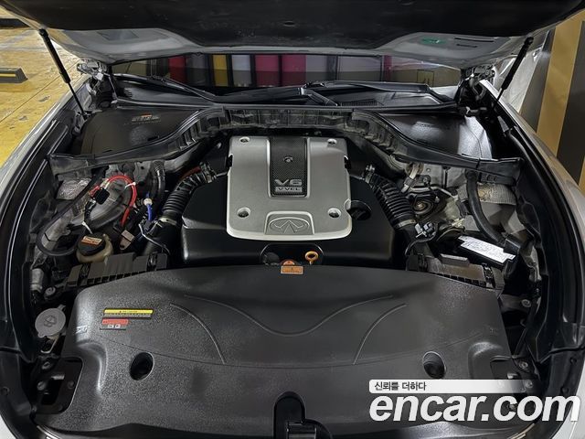 Infiniti M 2011 — photo 19
