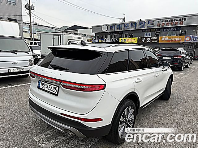 Lincoln Corsair 2022 — photo 2