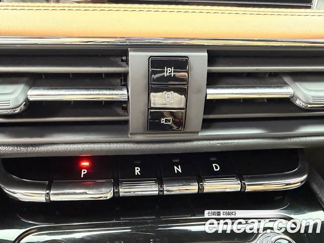 Lincoln Corsair 2022 — photo 9