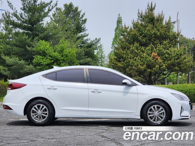 Hyundai AVANTE 2019 — photo 8