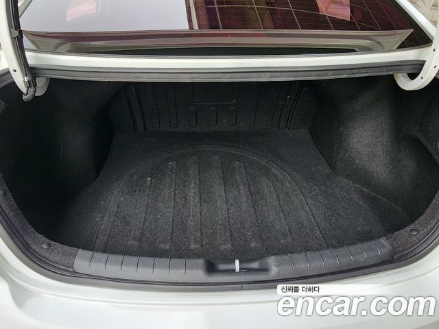 Hyundai AVANTE 2019 — photo 11