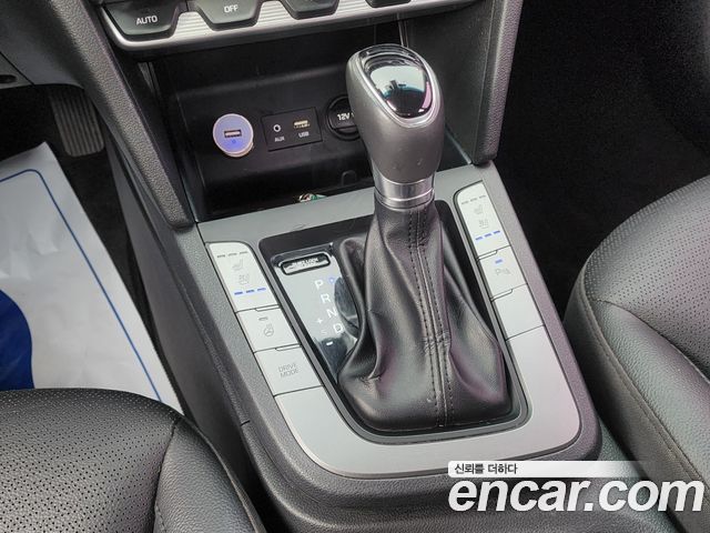 Hyundai AVANTE 2019 — photo 19