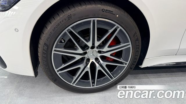 Mercedes-Benz AMG GT 2025 — photo 5