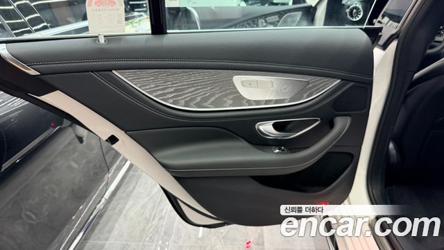 Mercedes-Benz AMG GT 2025 — photo 13