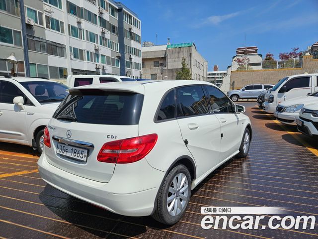 Mercedes-Benz B-Class 2012 — photo 6