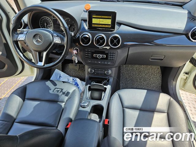 Mercedes-Benz B-Class 2012 — photo 11