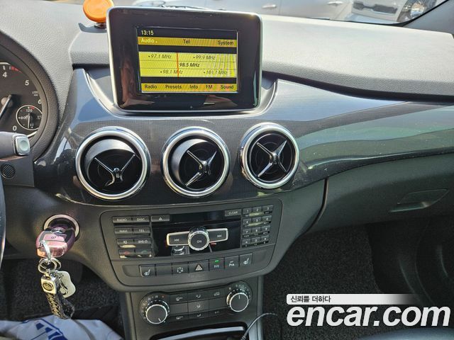 Mercedes-Benz B-Class 2012 — photo 19