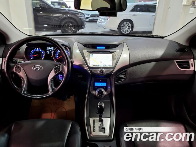 Hyundai AVANTE 2013 — photo 9