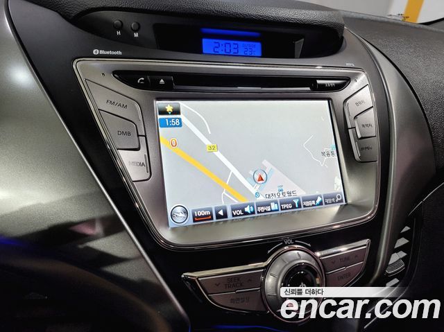 Hyundai AVANTE 2013 — photo 13
