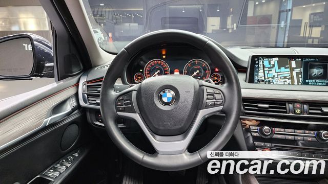 BMW X5 2017 — photo 14