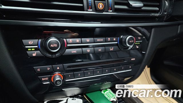 BMW X5 2017 — photo 17