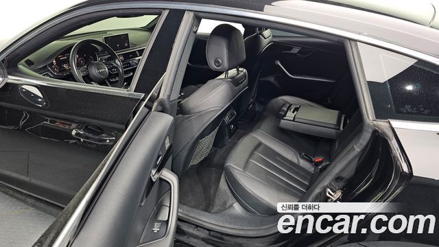Audi A5 2019 — photo 11