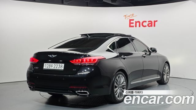 Genesis G80 2017 — photo 2