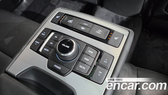 Genesis G80 2017 — photo 18