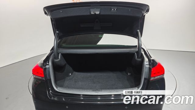 Genesis G80 2017 — photo 20