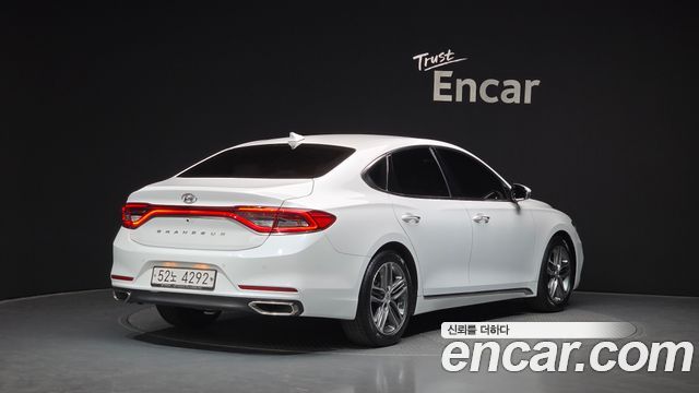 Hyundai Grandeur 2017 — photo 2