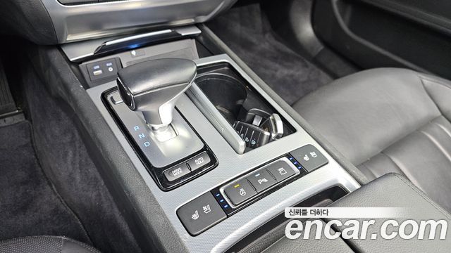 Genesis G80 2018 — photo 12