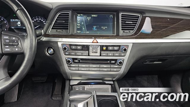 Genesis G80 2018 — photo 19