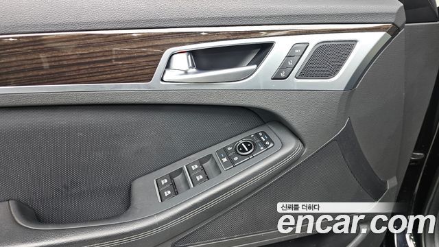 Genesis G80 2018 — photo 25