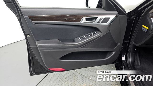 Genesis G80 2018 — photo 14