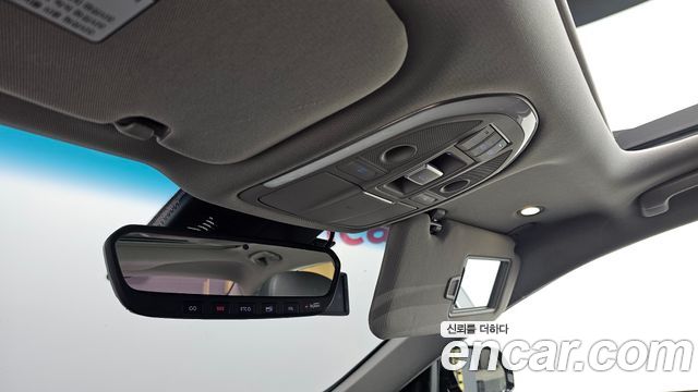 Genesis G80 2018 — photo 28