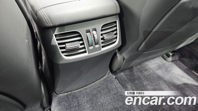 Genesis G80 2018 — photo 31