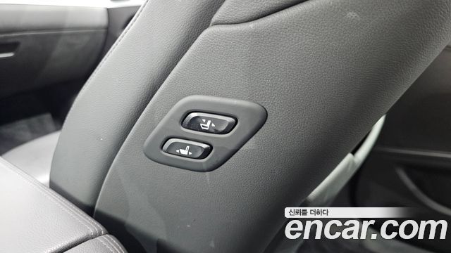 Genesis G80 2018 — photo 33