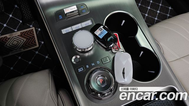 Genesis GV70 2025 — photo 12