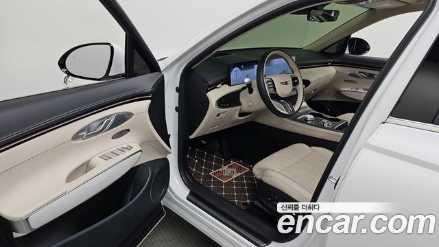 Genesis GV70 2025 — photo 13