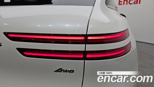 Genesis GV70 2025 — photo 9