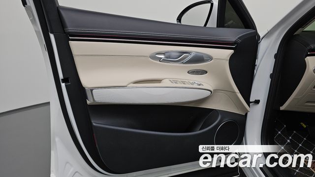 Genesis GV70 2025 — photo 14