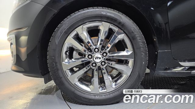 Kia Canival 2017 — photo 5