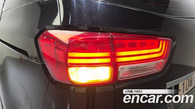 Kia Canival 2017 — photo 9