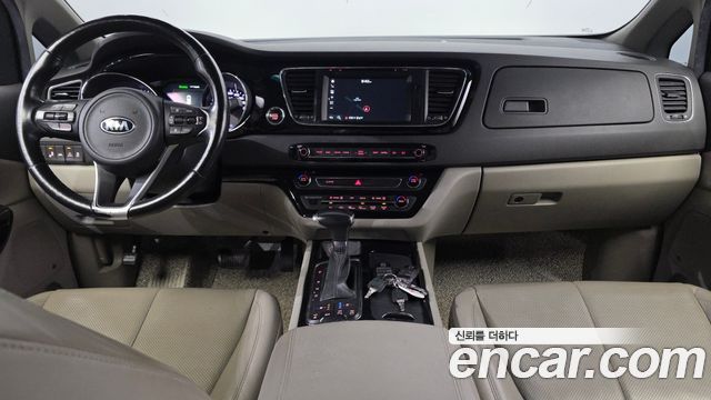 Kia Canival 2017 — photo 27