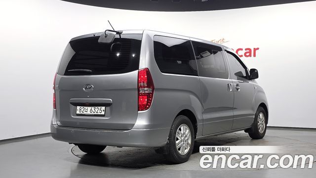 Hyundai Starex 2017 — photo 2